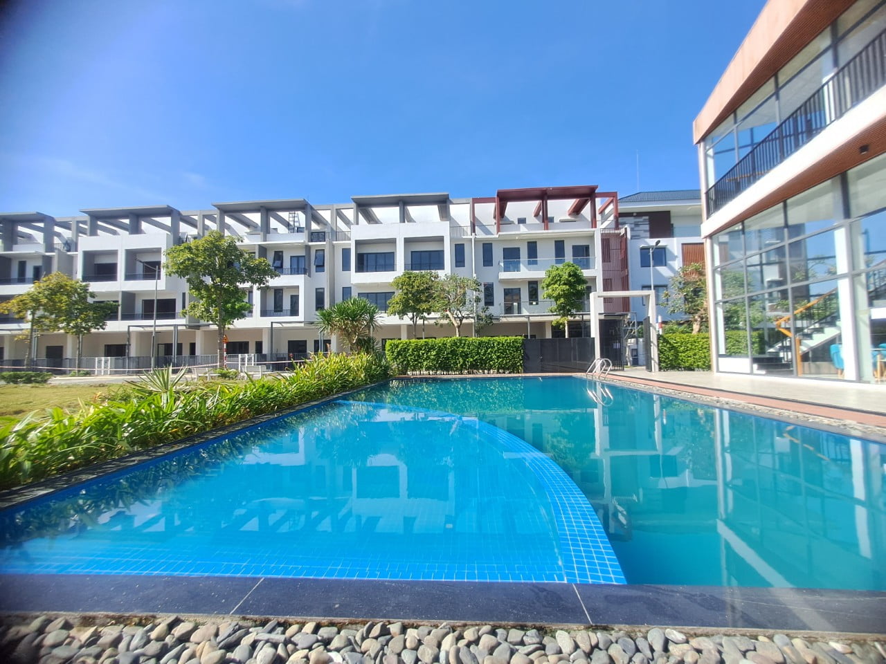 The Pearl Riverside 31 Club House